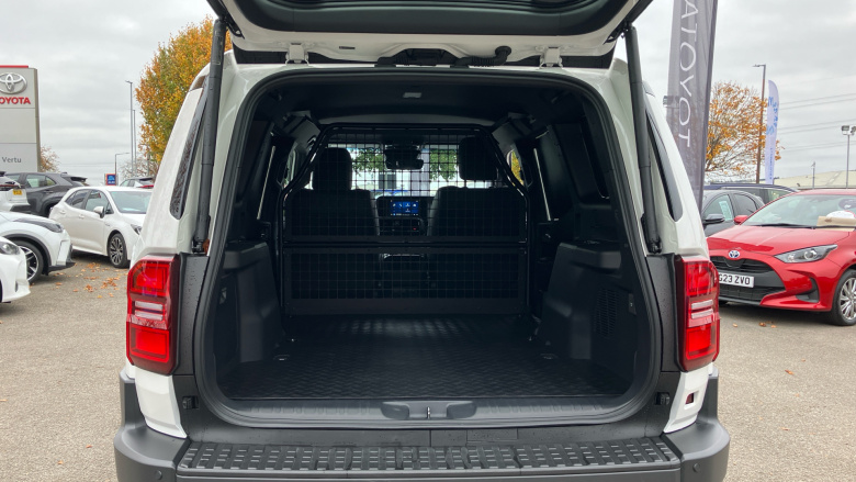 Toyota Land Cruiser Diesel 2.8D 205 Commercial Auto